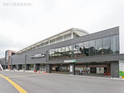 相鉄新横浜線「羽沢横浜国大」駅(2021年7月)