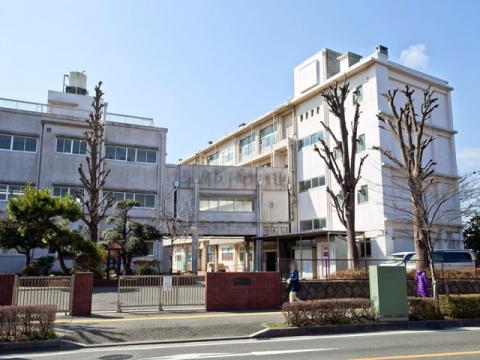 瀬谷中学校(2012年3月)