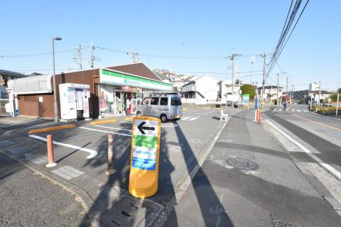 ファミリーマート中沢二丁目店