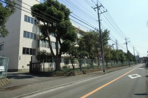 今泉小学校(2013年9月)