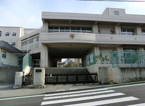 徒歩10分圏内で毎日の通学も案内