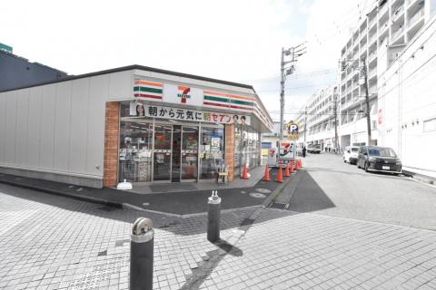 セブンイレブン横浜十日市場駅南口店