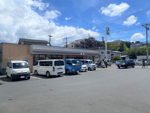 セブンイレブン上川井町店(2023年8月)