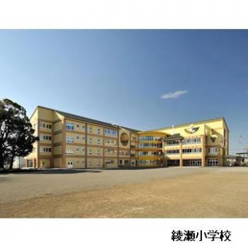市立綾瀬小学校(2011年3月)