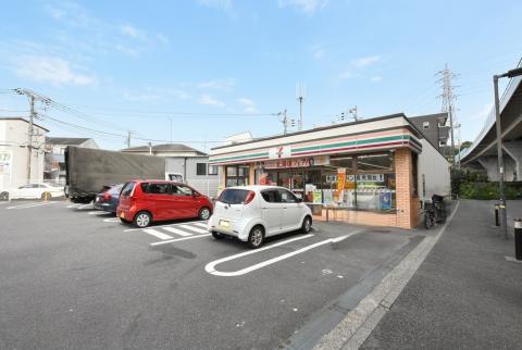 セブンイレブン東川島町店