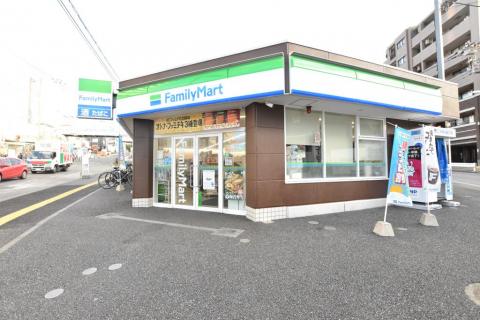 ファミリーマート鶴ヶ峰店
