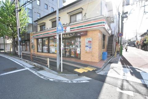 セブンイレブン二俣川店