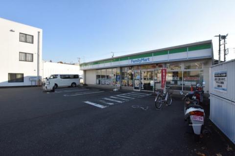 ファミリーマト瀬谷橋戸店(2023年12月)
