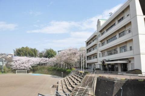 座間市立南中学校
