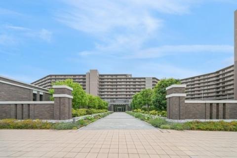 ユニヴェルシオール学園の丘