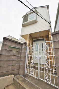 保土ケ谷区仏向西　一戸建て