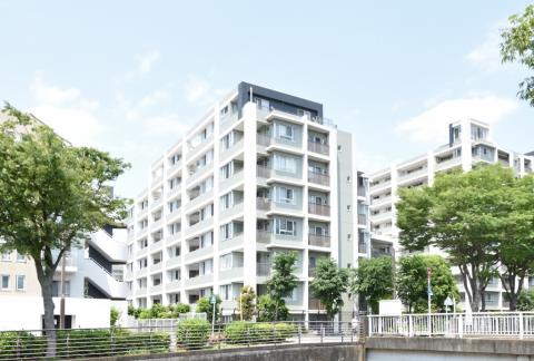 グレーシアシティ横濱いずみ中央ステーションアリーナパティオコート