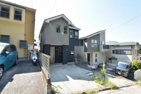 鶴ヶ峰本町三丁目 一戸建