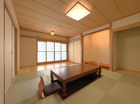 　旅館のように趣のある和室
