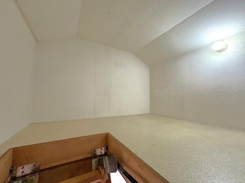 　小屋裏収納（内部）