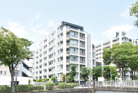 グレーシアシティ横濱いずみ中央ステーションアリーナパティオコート