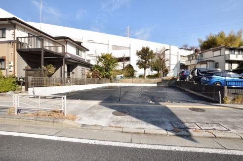 釜台町建築条件なし売地