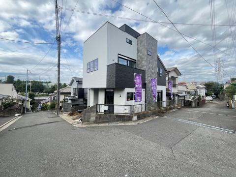鶴ヶ峰本町２丁目新築戸建て