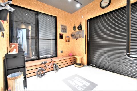 ガレージ付きリノベーション住戸で趣味を満喫！鶴ヶ峰本町3丁目